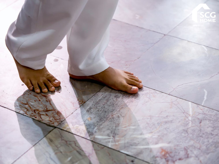 บ้านเราพื้นลื่นหรือไม่ ? ตรวจสอบ แก้ไข เพื่อผู้สูงอายุปลอดภัย