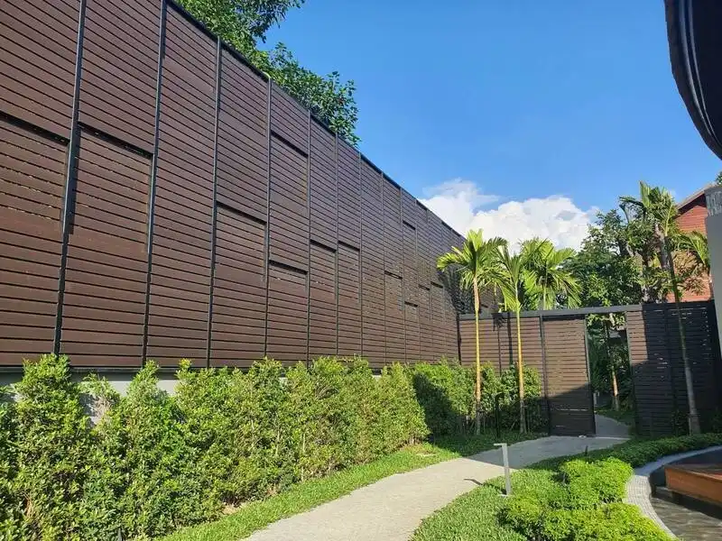 ระแนงไวนิล-พร้อมบริการติดตั้ง